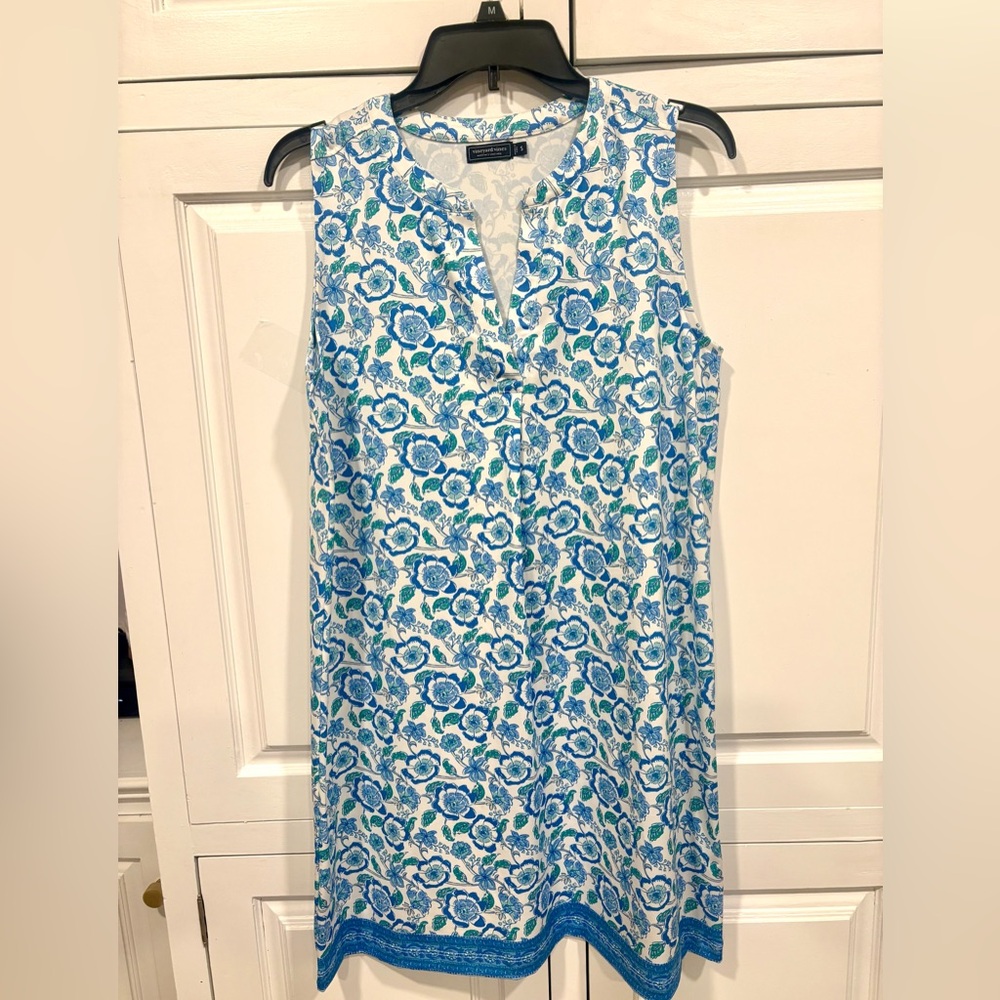 Vineyard Vines Blue and White Floral Sleeveless Shift Dress